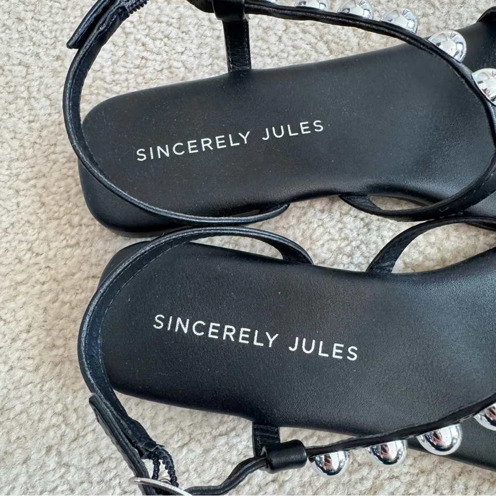 Sincerely Jules “Happiness” Silver Studded Black Flat Sandals Cushioned Size 9 - Picture 3 of 8